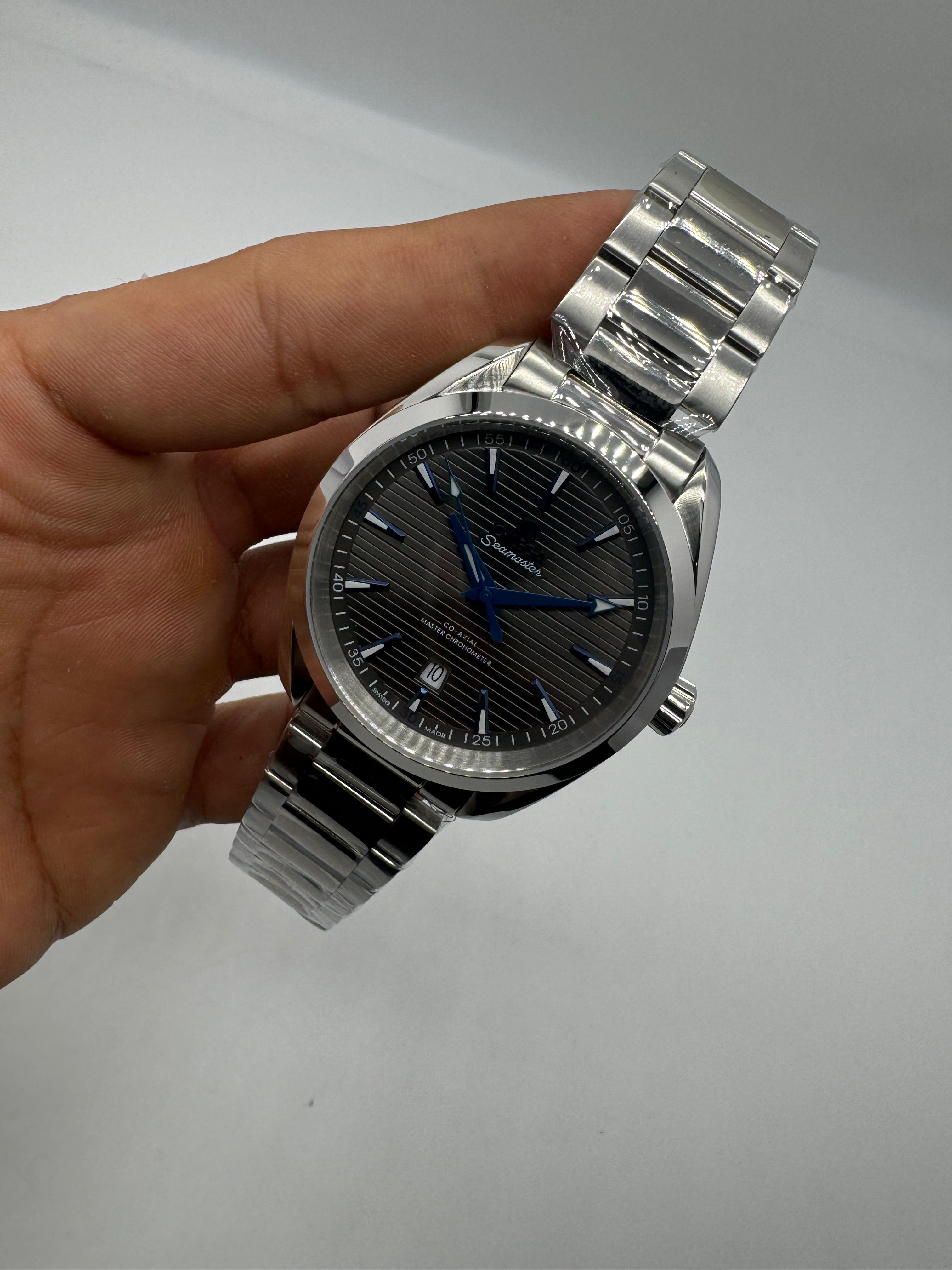 Omega Aqua Terra
