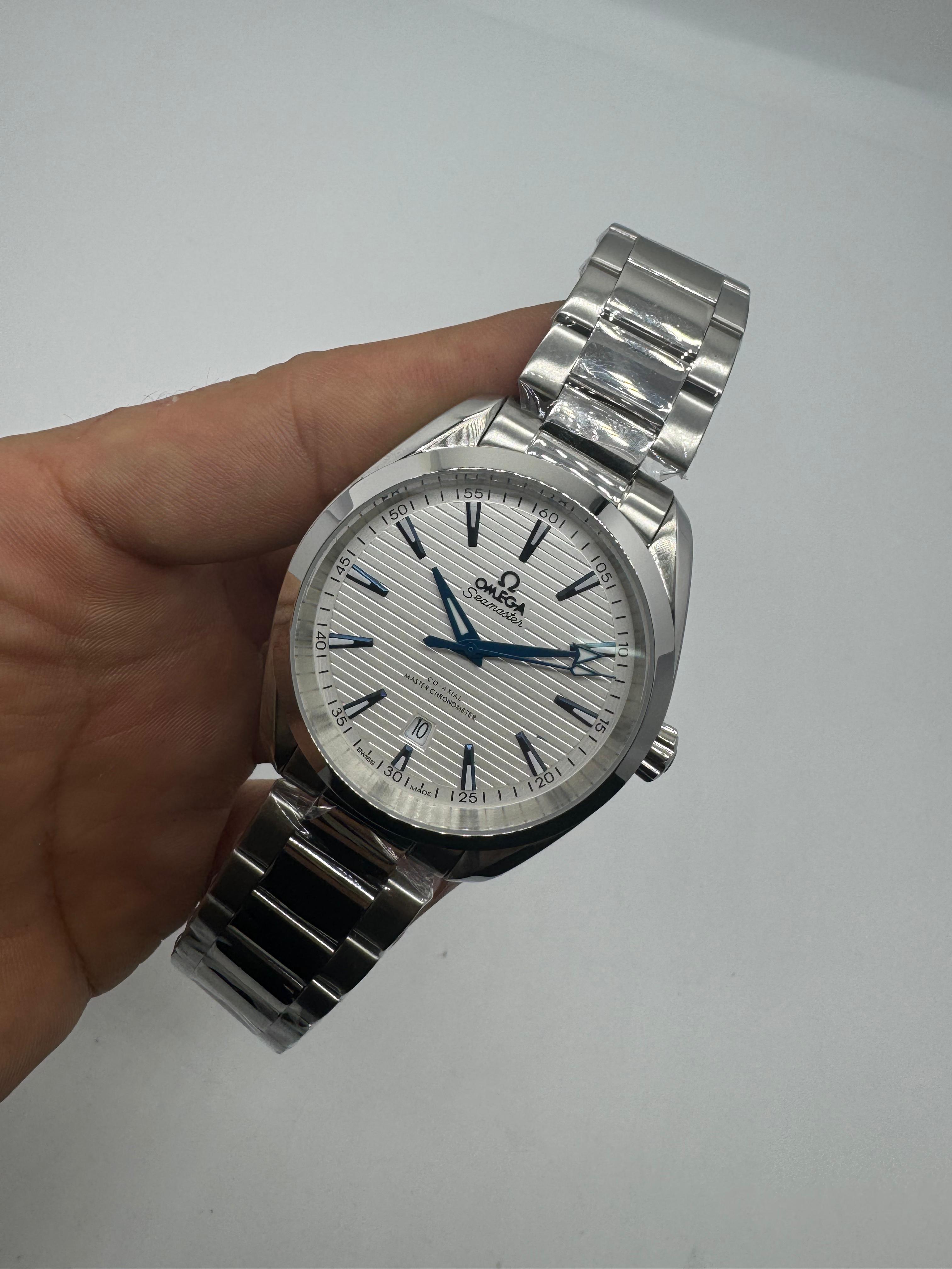 Omega Aqua Terra